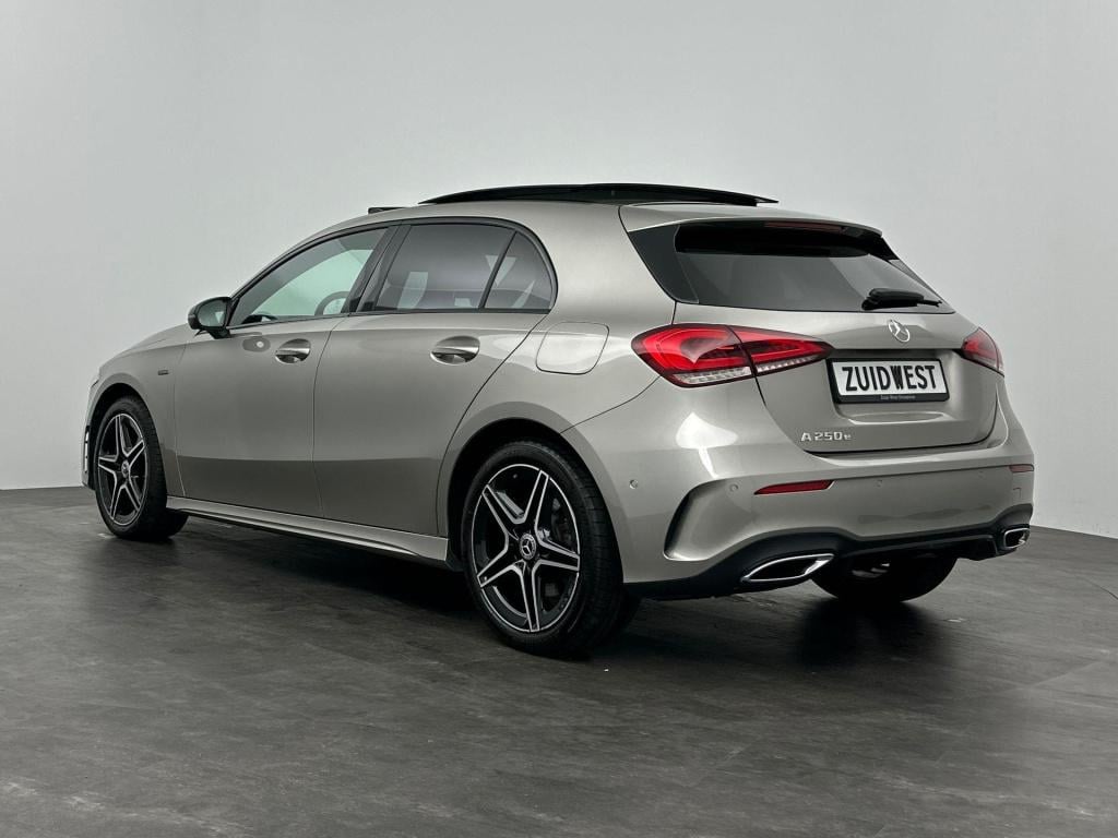 Mercedes-Benz A-Klasse 250 e amg line pano acc 360 leder