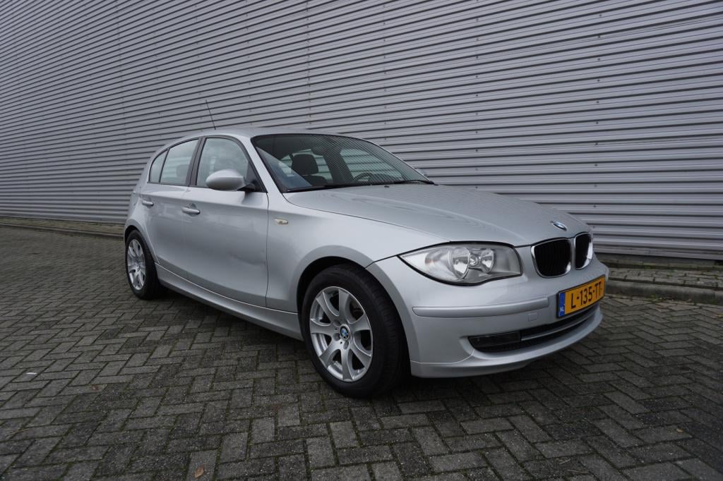 BMW 1 Serie 118i business line airco / lm velgen / mistlampen