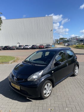 Toyota Aygo 1.0 12V Vvt-i 5DRS 2008 Zwart | 144.565 KM NAP