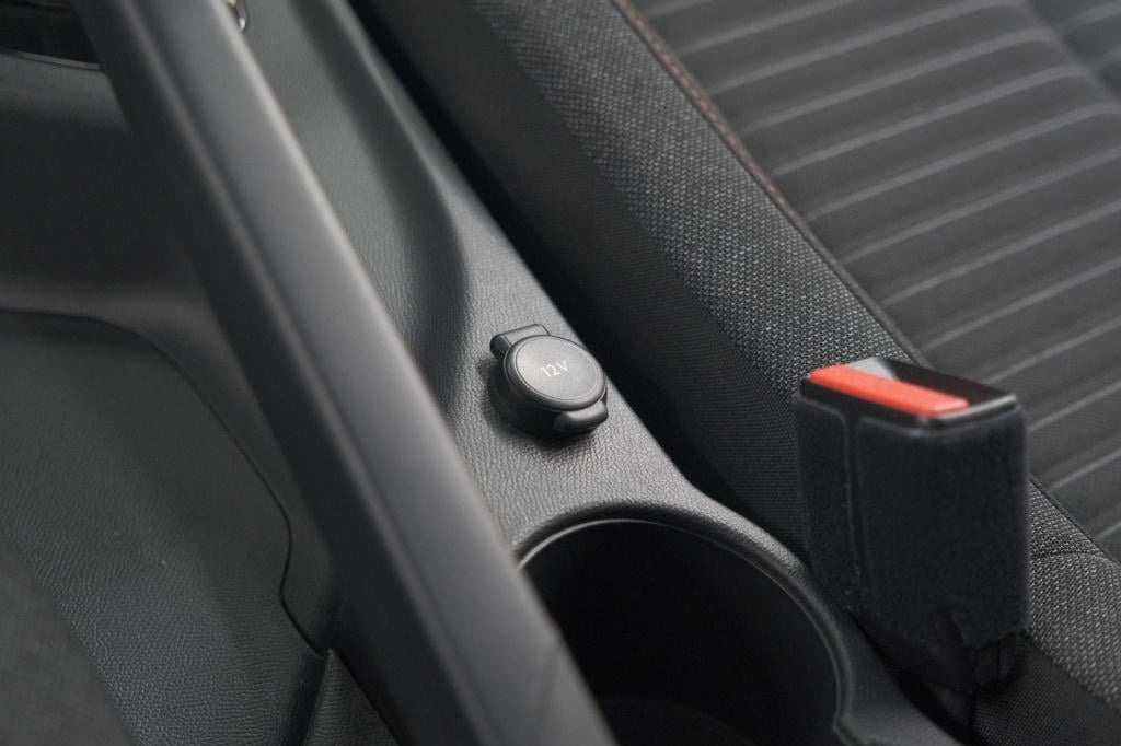 Peugeot 208 puretech 100 eat8 active pack | apple carplay | parkeersensoren