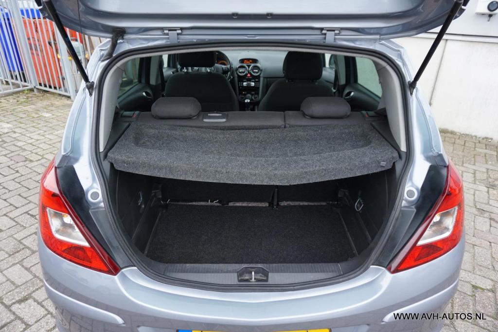 Opel Corsa 1.2-16v '111' edition