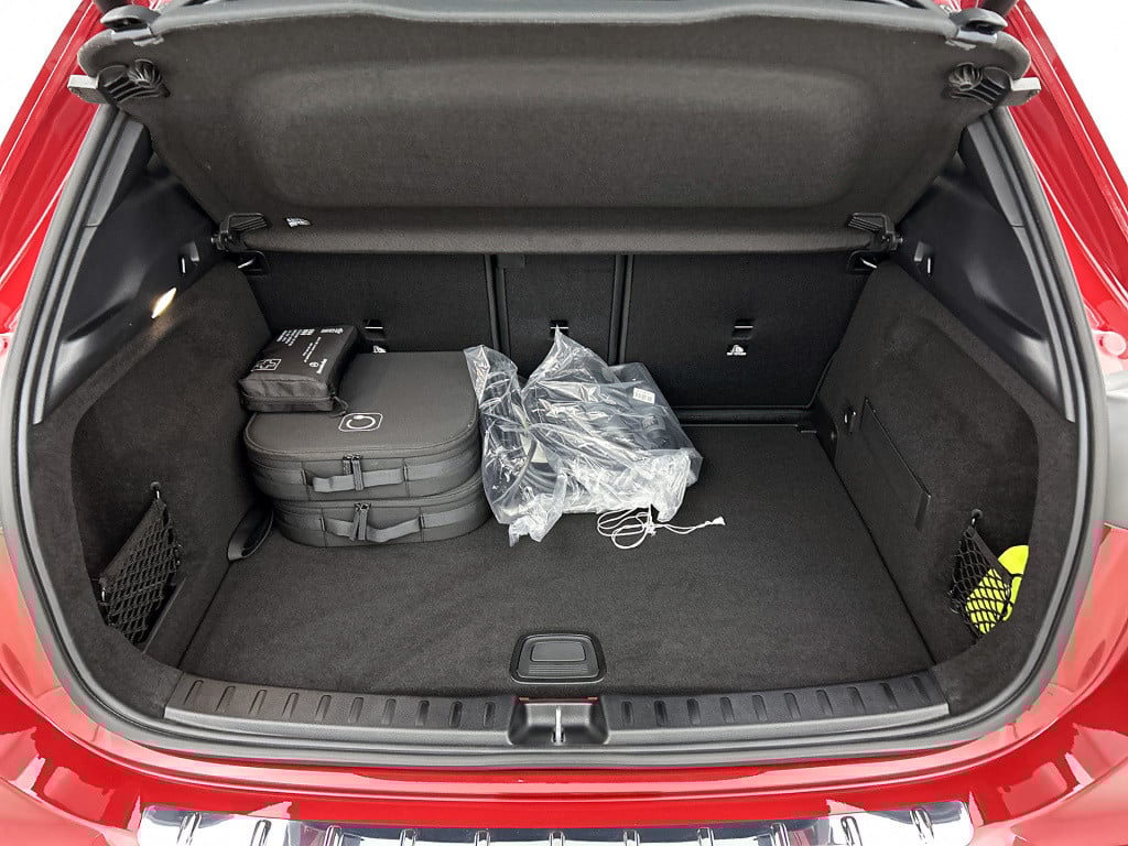 Mercedes-Benz Gla-klasse 250 e business solution amg | premium plus pakket 