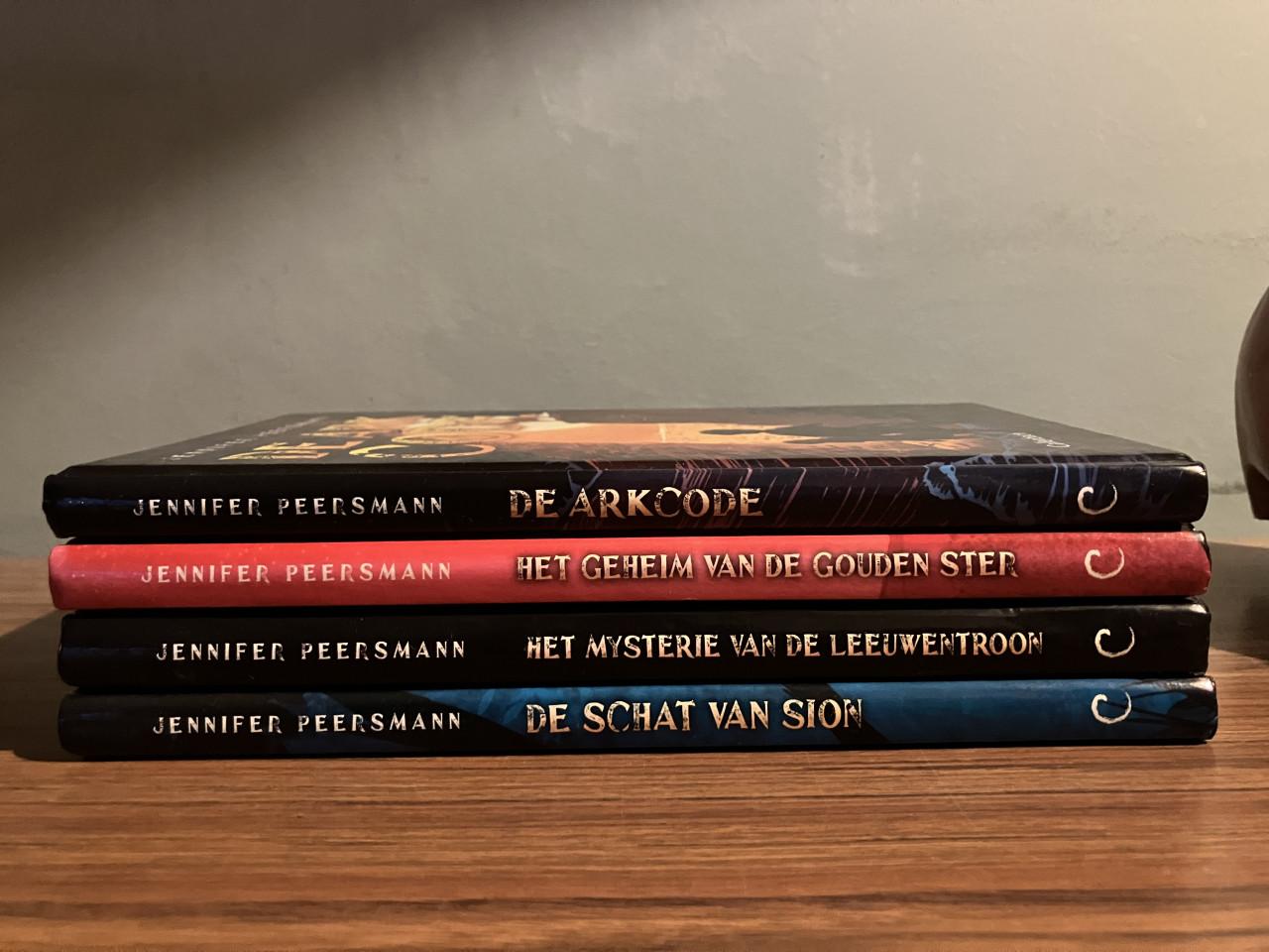 Arkcode serie van Jennifer Peersman, bestaande uit 4 delen