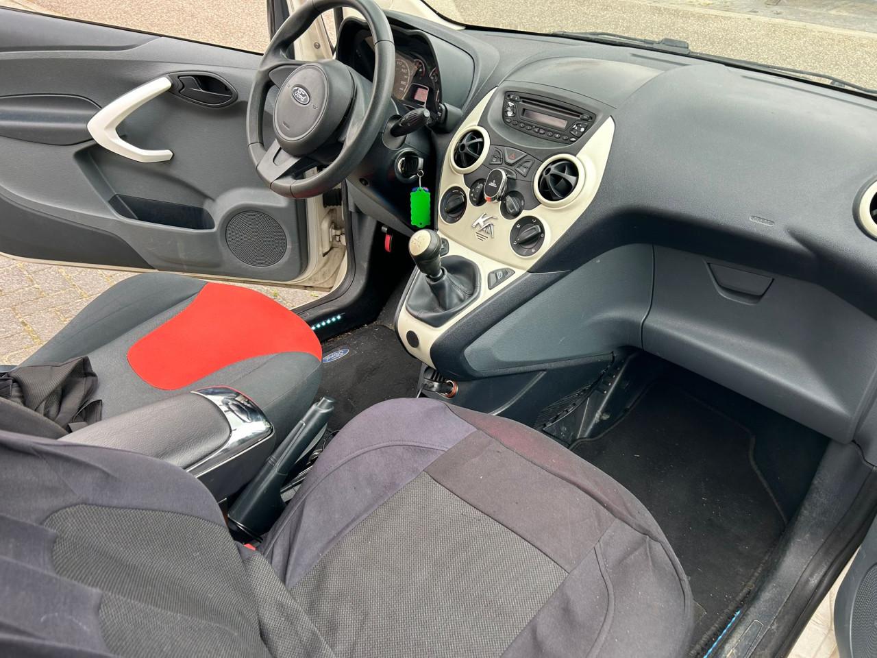 Ford Ka 1.2 Cool&Sound Airco/CNTR Deurvergrendeling/Sfeerverlichting interi