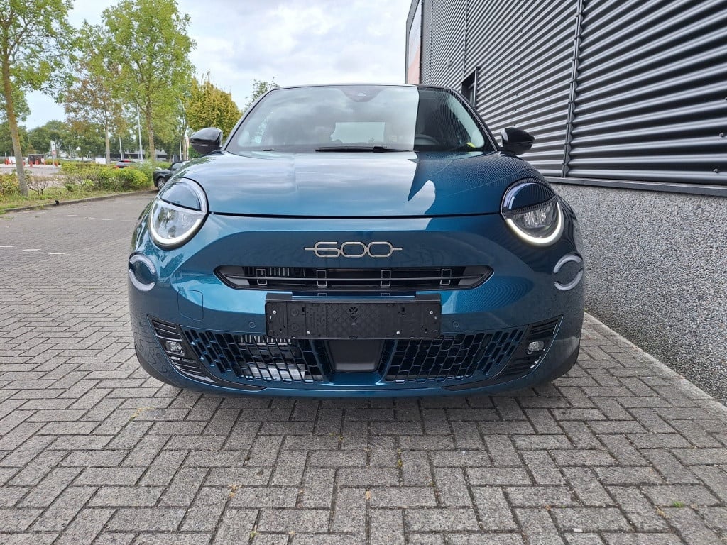 Fiat 600 1.2 hybrid 110 la prima (due colori)