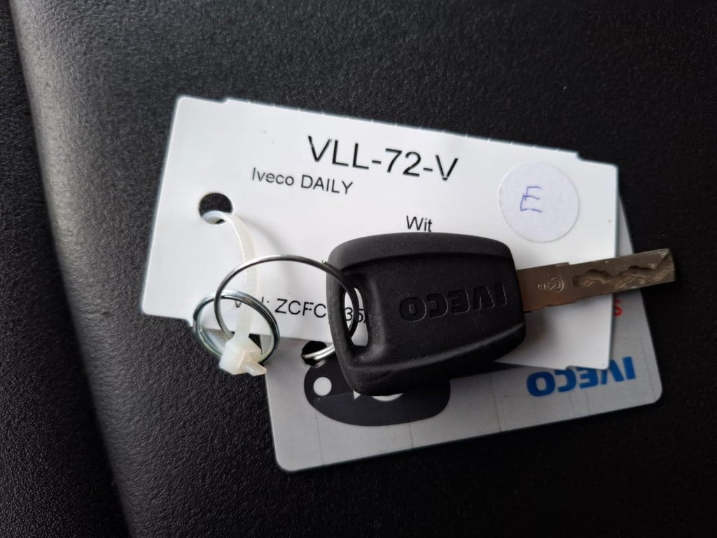 Iveco Daily 35s14nv 2.3 410l h3 pick-up / laadklep / aardgas / airco / crui