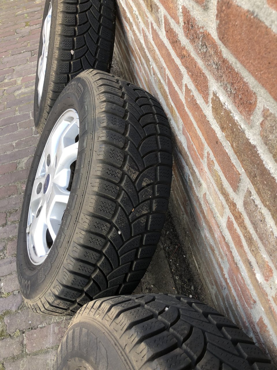 Uitstekende set Ford Aluminium velgen met winterbanden