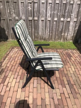 Nieuw tuinstoel kussen.