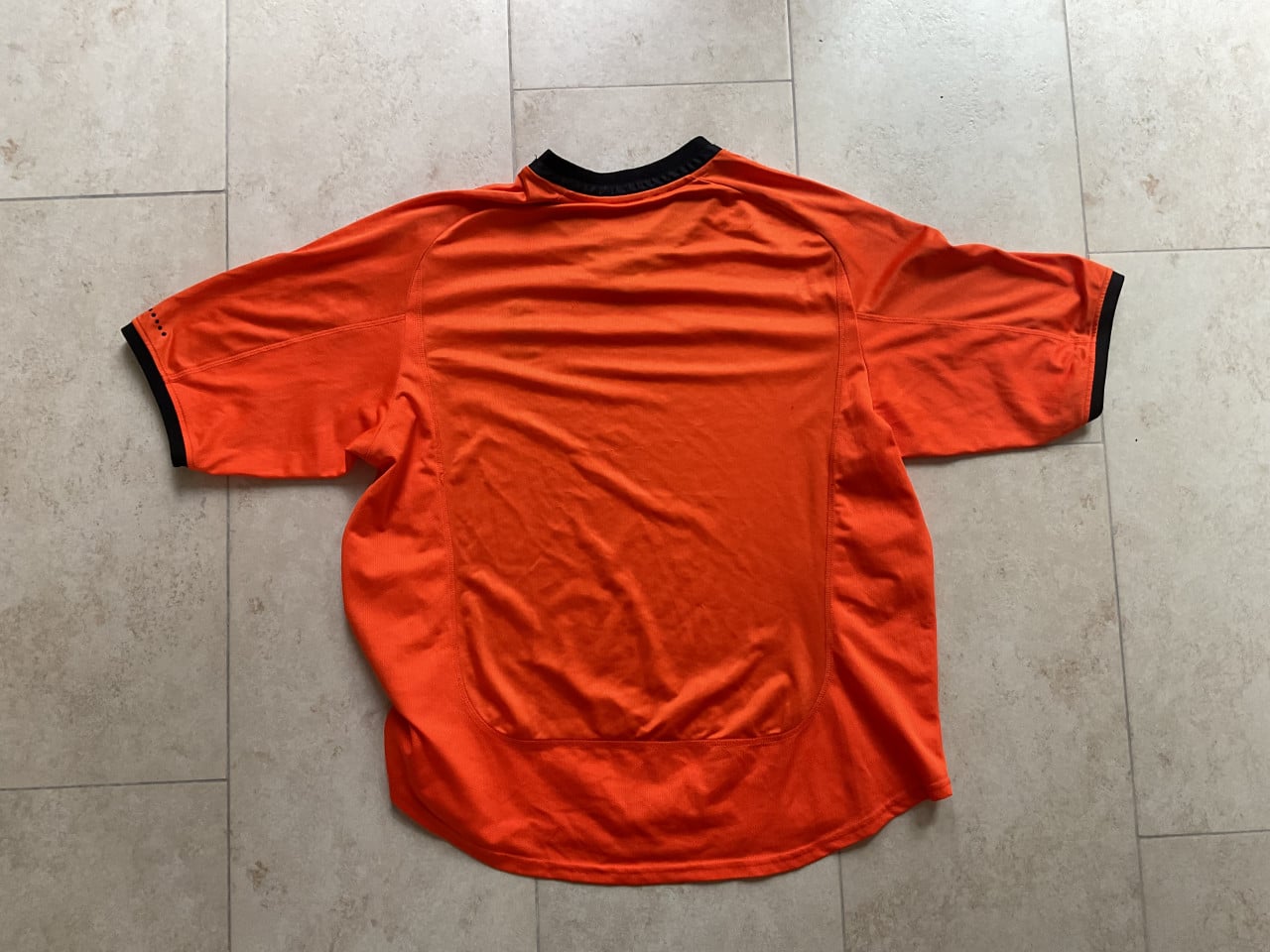 2 oranje voetbalshirts knvb te koop