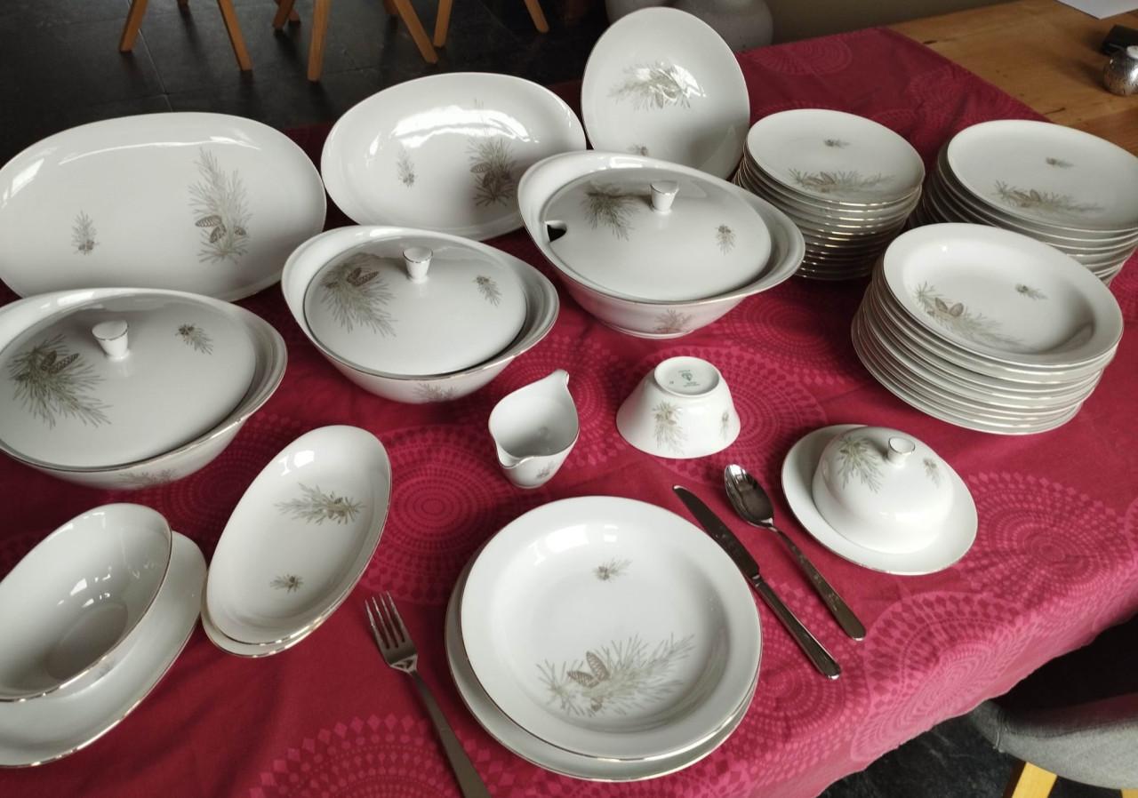 Porseleinen 'kerst' servies van het merk Schumann