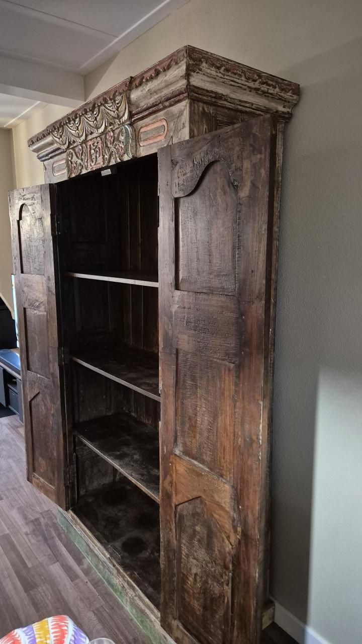 Antieke Indische kast