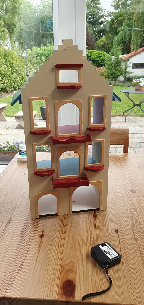 Poppenhuis 62cm hoog