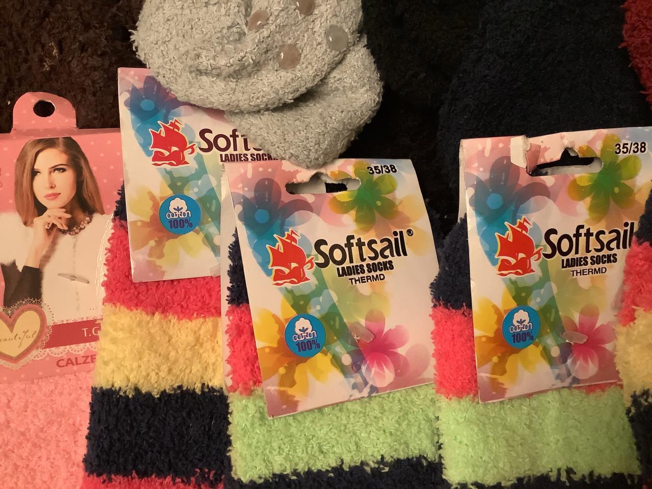 Partij leuke huissokken. ( partij 225)