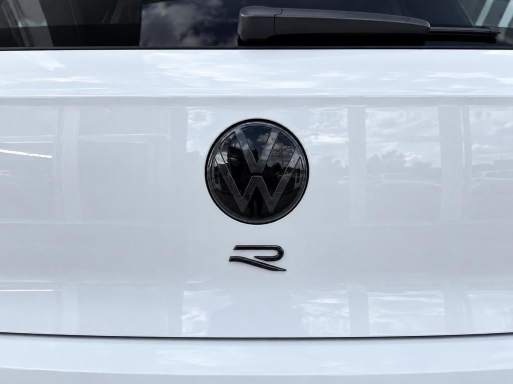 Volkswagen Golf 1.5 etsi r-line business | automaat | panoramadak | 19 inch