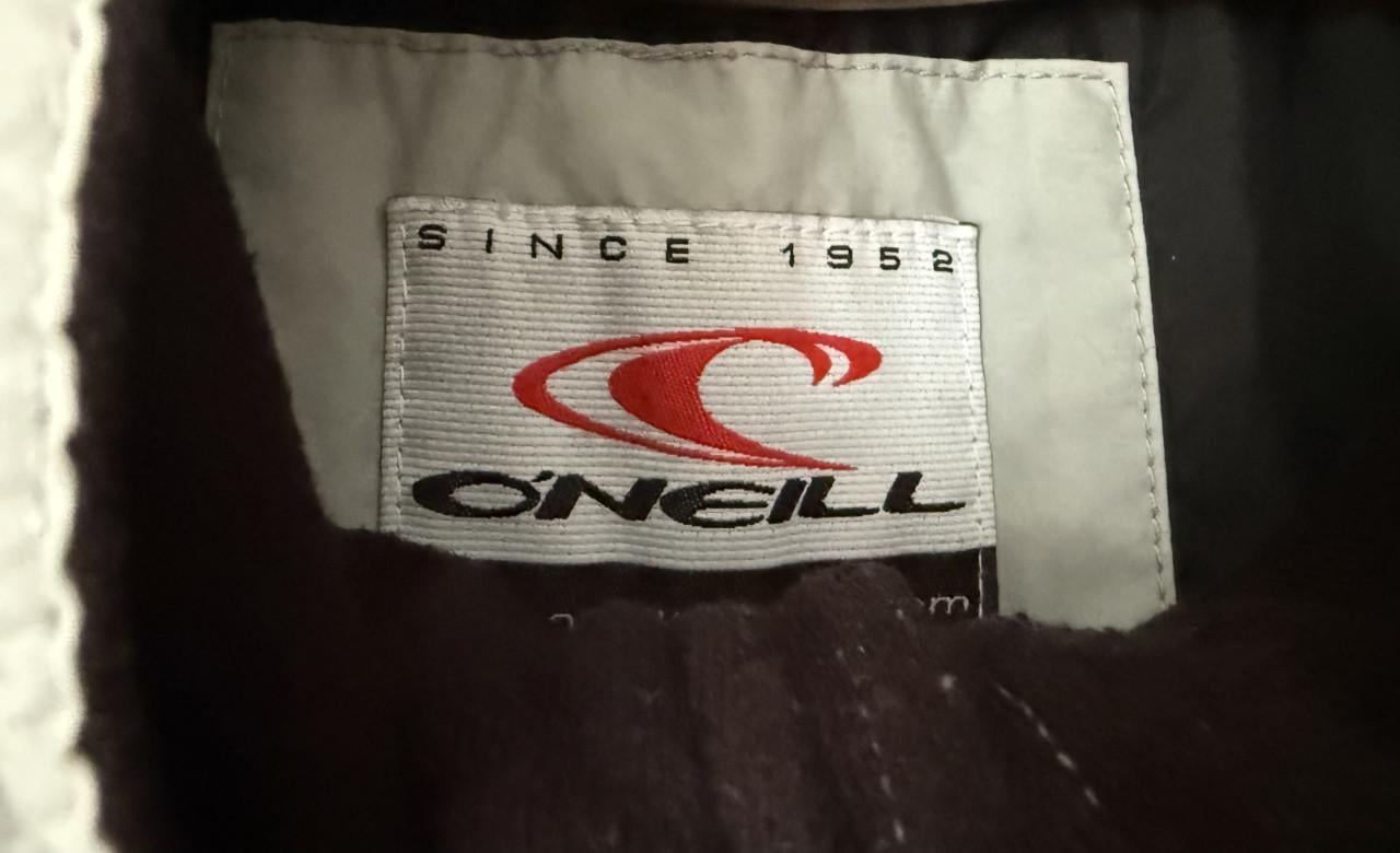 Zeer goede O’Neill jas. Valt als L/XL. Geheel gevoerd. Hier overcompleet.