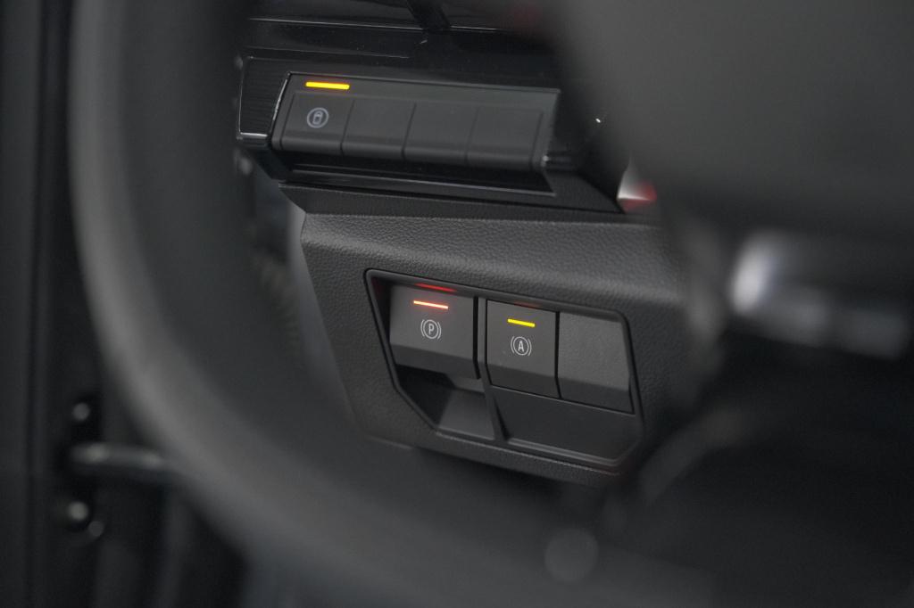 Renault Austral 1.2 e-tech full hybrid 200 techno | 360 camera | panoramada