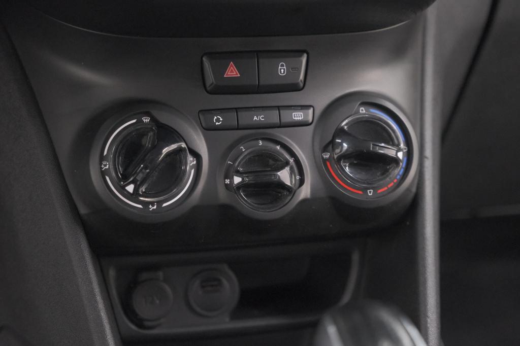 Peugeot 208 puretech 82 signature | parkeersensoren | apple carplay | navig