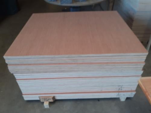 25 mm dikke hardhout platen 122 x 99,5 cm voor 20 euro