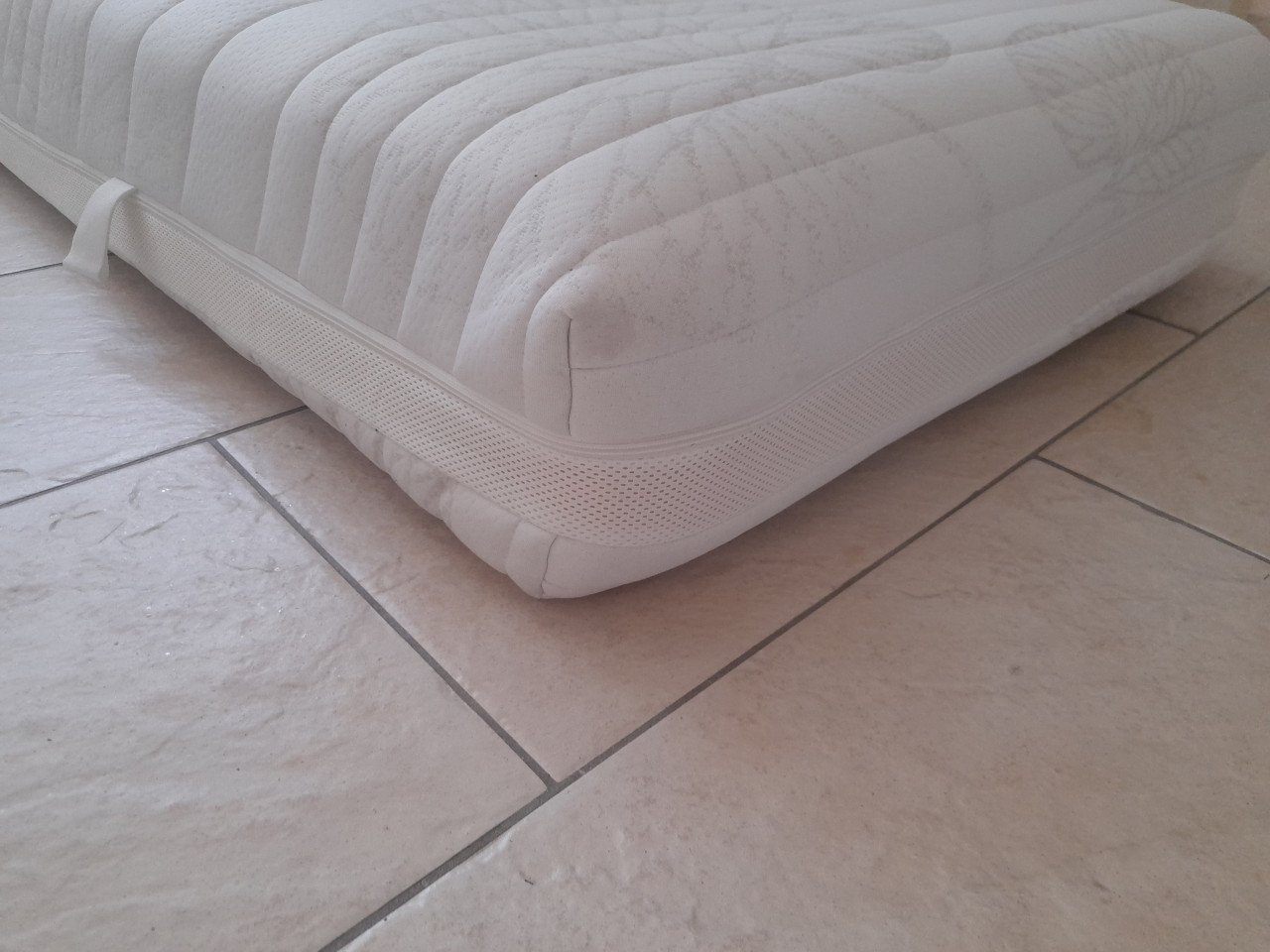 Matras 80 x 200 x 19 ( in goede staat )