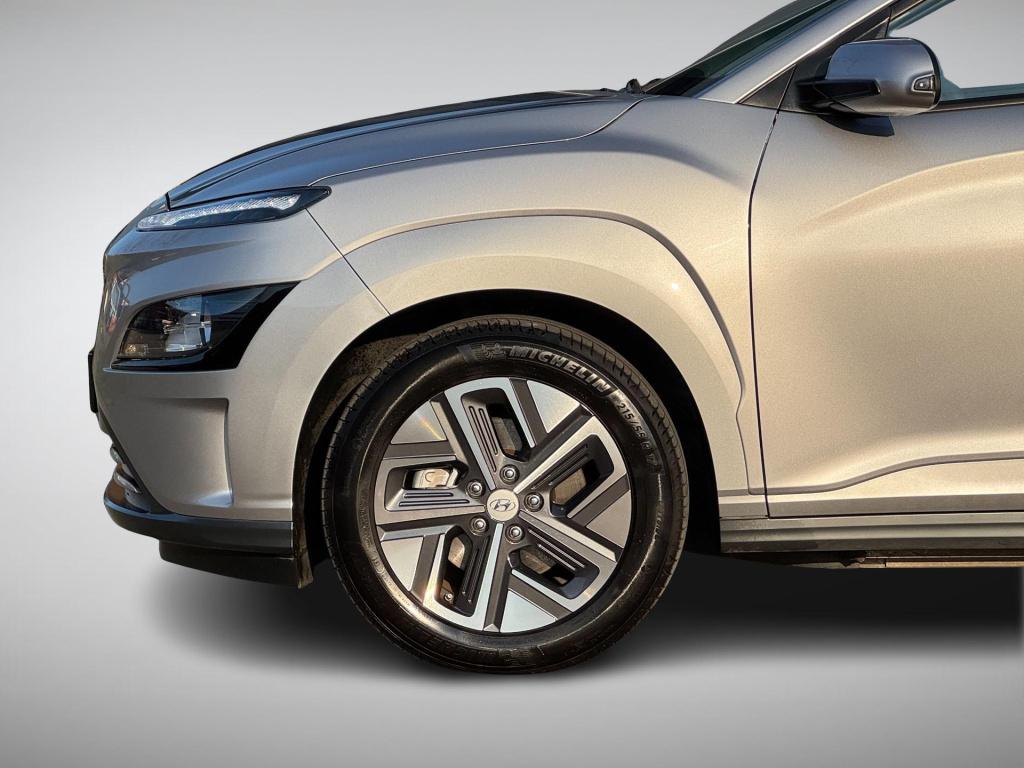 Hyundai Kona ev pure 64 kwh soh 98% incl. trekhaak!