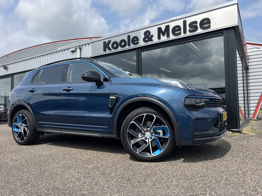 Lynk & Co 01 1.5 261pk plug in hybrid , pano dak , 360gr camera , car play 