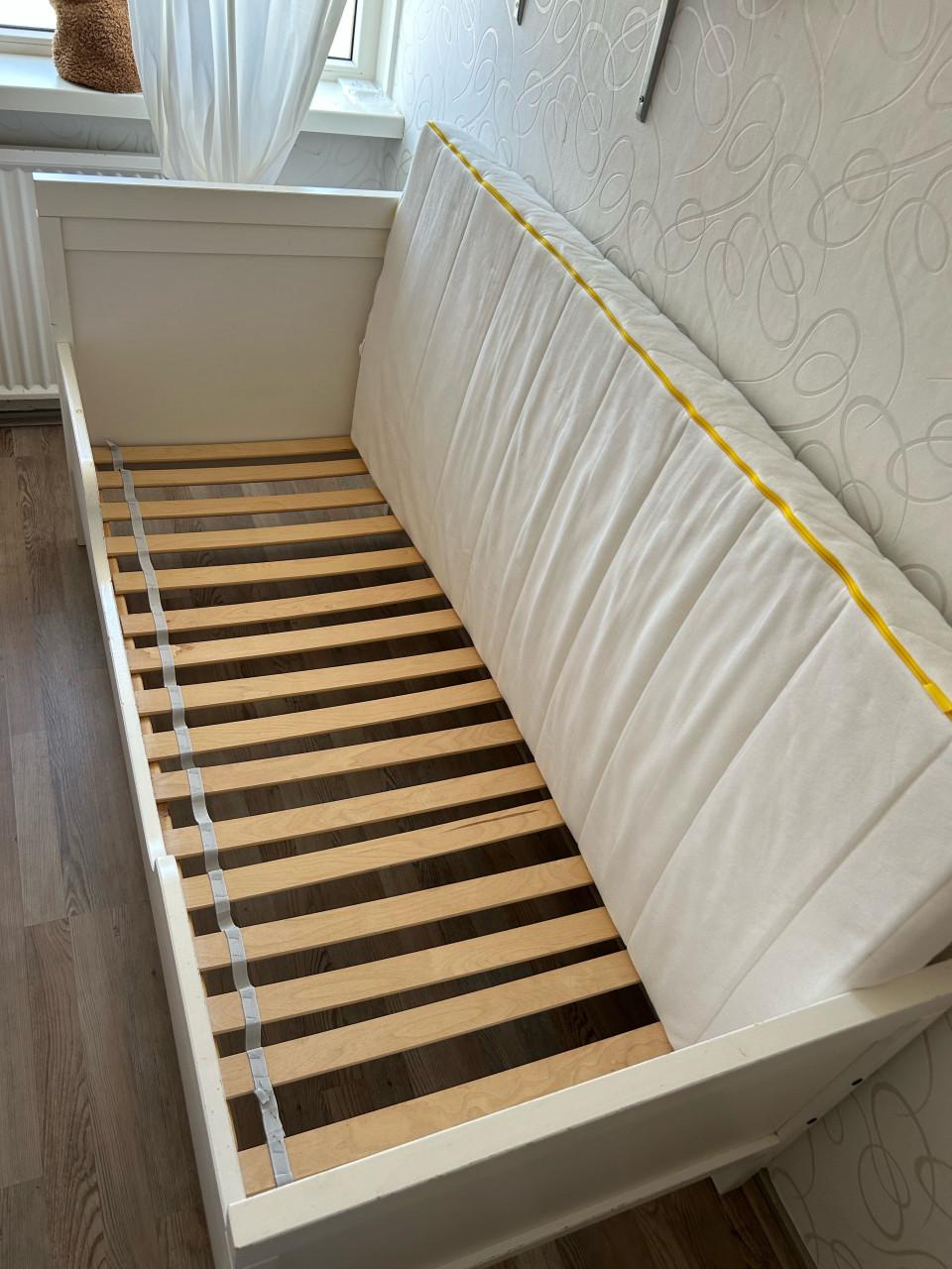Peuterbed met goed matrasje incl.zgan kinderdekbed en kinderhoofdkussen