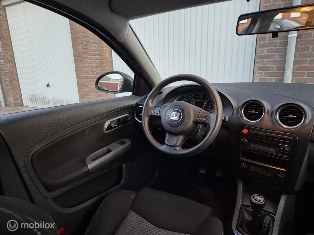 Seat Ibiza 1.6-16v freestyle / 5- deurs / cruisecontrol / airco