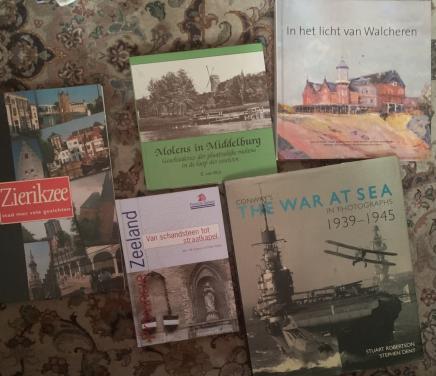 Boeken Zeeland en 1 over Zonnestelsel