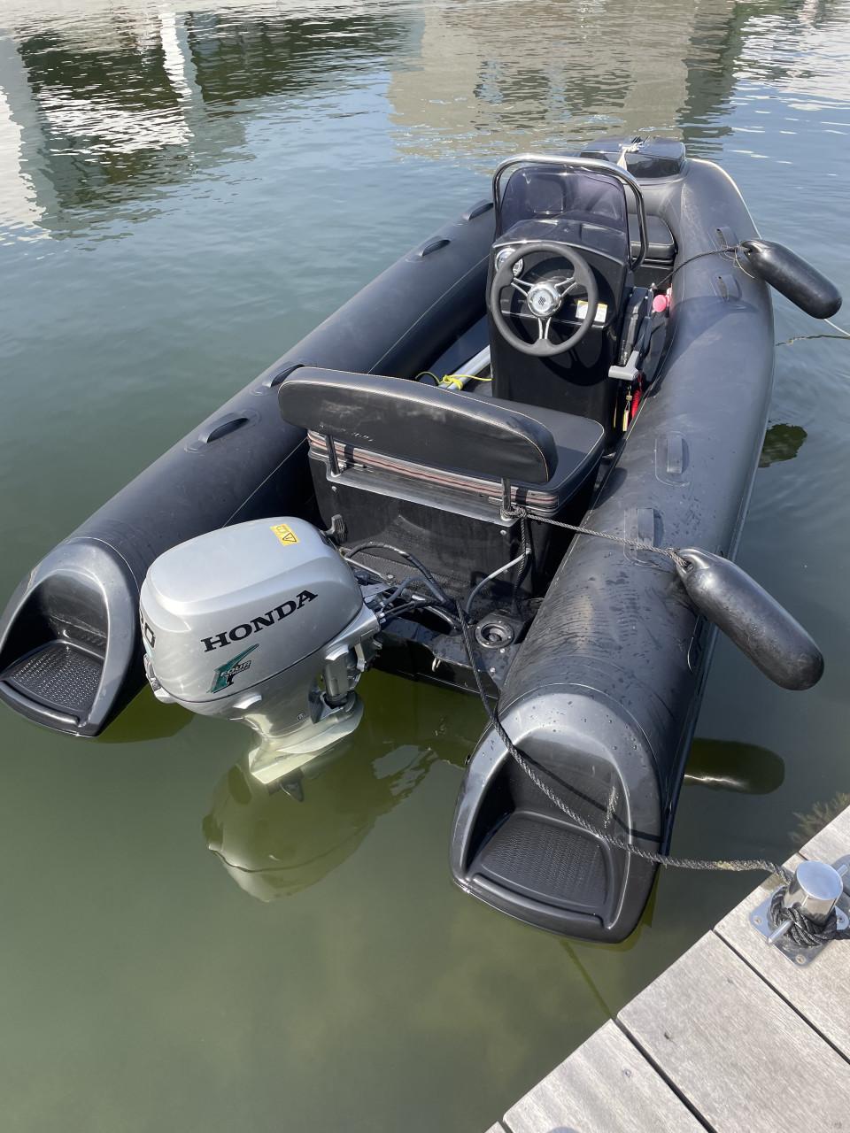 Grand rib boot silverline de Luxe 370