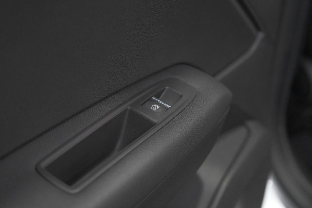 Renault Captur mild hybrid 140 edc techno | camera | 9.3 inch scherm | appl