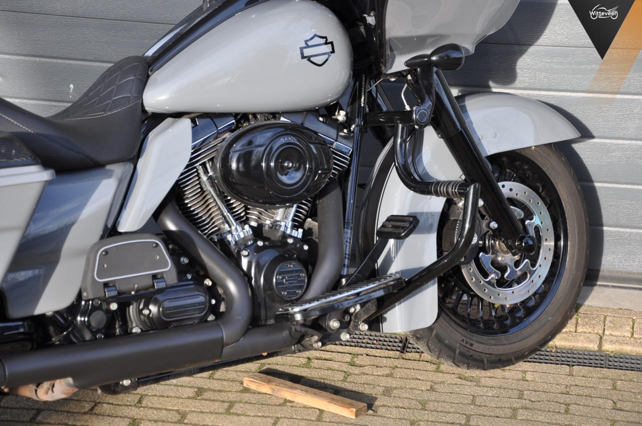 Harley-Davidson Road Glide ABS 103