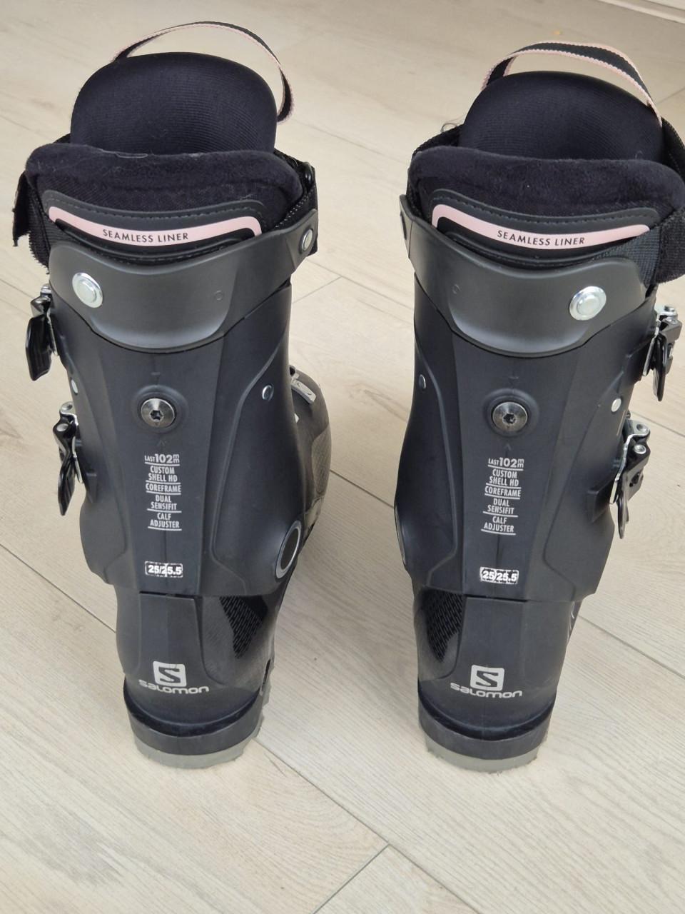 Dames skischoenen Salomon (schoenmaat +/- 39.5)