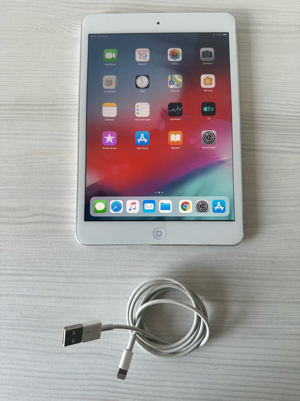 Apple iPad Mini 2.  32GB