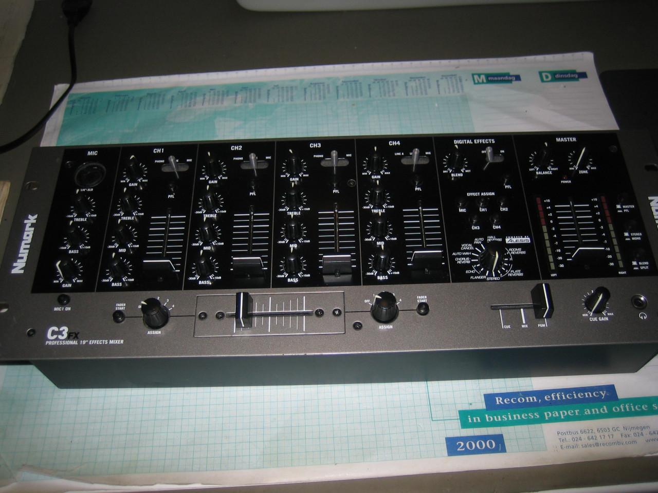 Numark C3 FX mixer mengpaneel