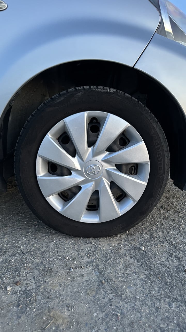 Toyota Aygo 1.0 12V Vvt-i 5DRS 2013 Grijs