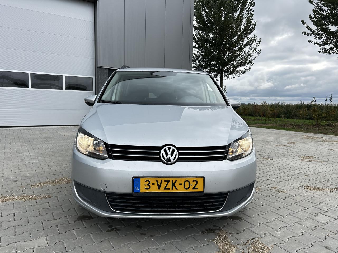 Volkswagen Touran 1.6 TDI/Virtual cockpit/DSG/GRIJS KENTEKEN