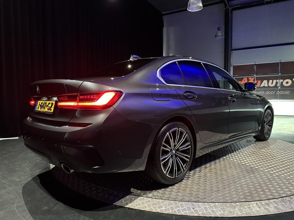 BMW 3-serie 320i high executive *facelift*memory*hud*camera*keyless