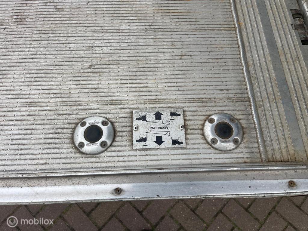 Mercedes-Benz Sprinter 5-t vrachtwagen/chassis bloemenwagen