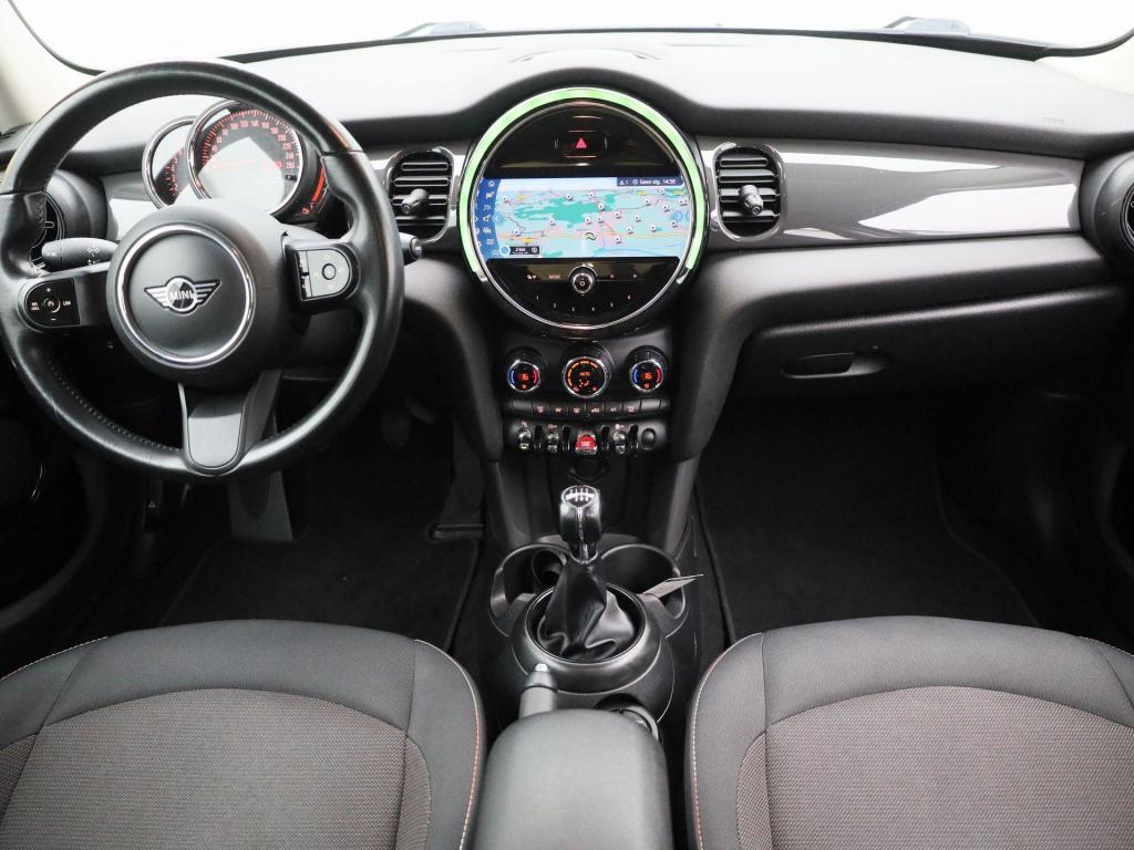 Mini 5-deurs 1.5 one essential | navigatie | lmv | parkeer sensoren | clima