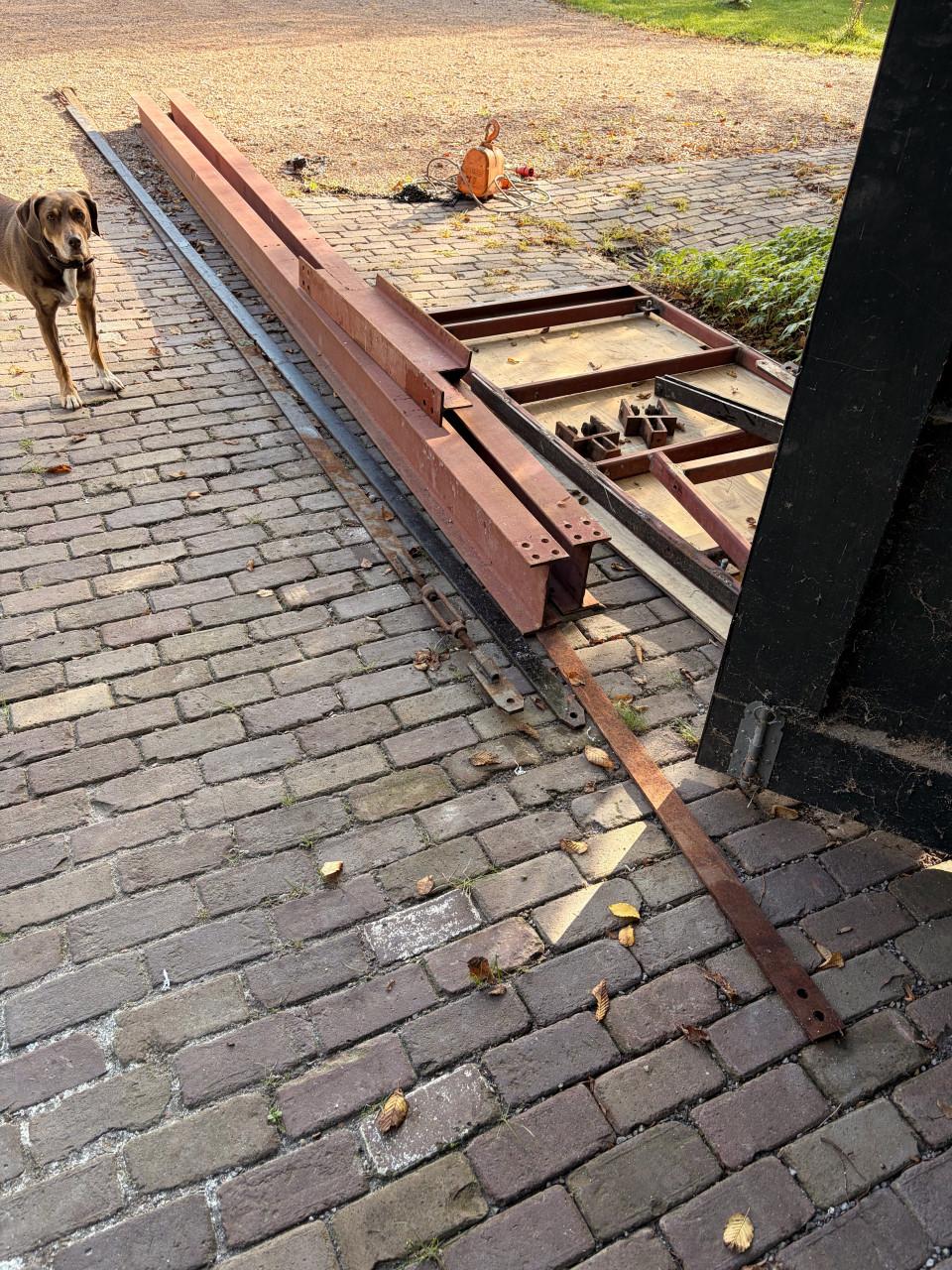 GRATIS staalprofielen 2000mm x 5300 lang plus werklift van staal