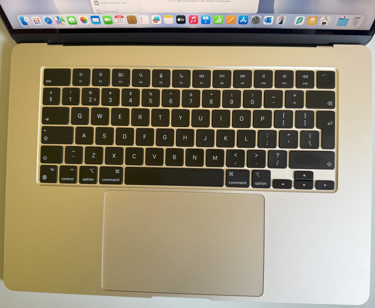 MacBook Air 15 Inch - M2- 8 GB-256 GB-35W- kleur Starlight