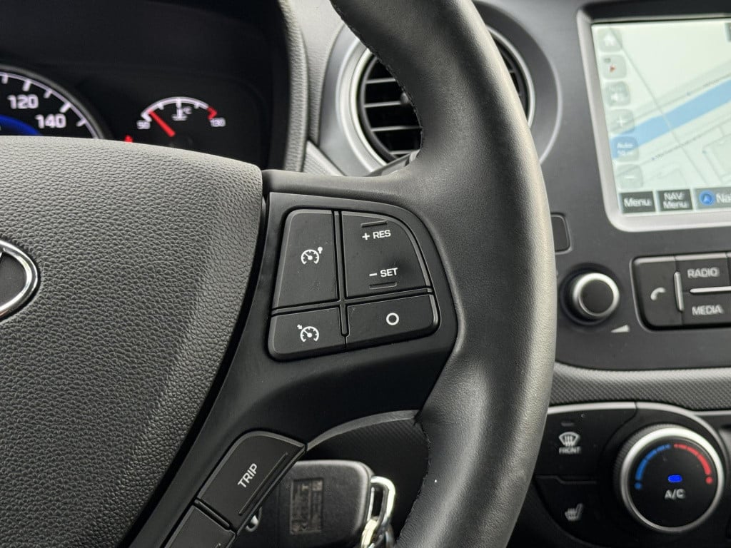 Hyundai I 10 1.0i premium | navigatie | camera | stuur- + stoelverwarming |