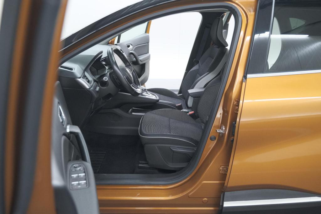 Renault Captur tce 130 edc intens | trekhaak | adaptieve cruise control | c