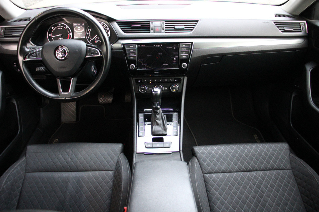 Skoda Superb combi 1.6 tdi style business | automaat | navi | camera