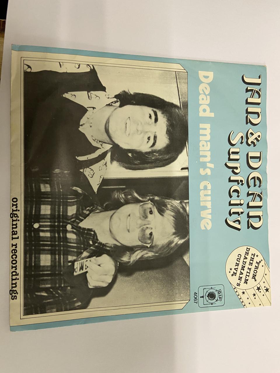 12 st diverse Singels.