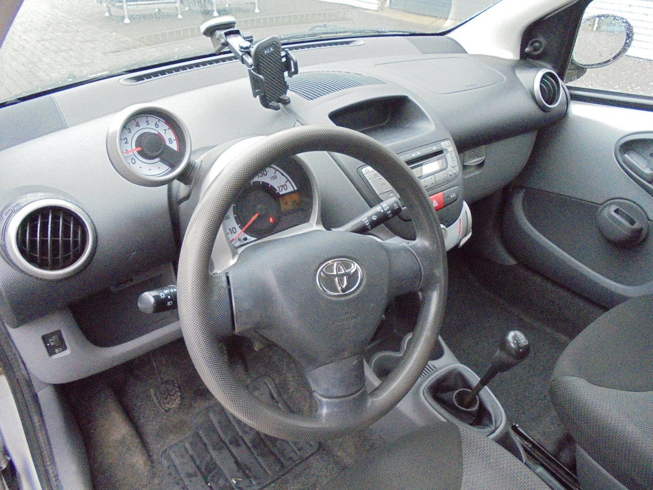 Aygo 1.0-12V drie deur Bwjr.2009 Apk vol jaar N.A.P leuke nette auto € 3250