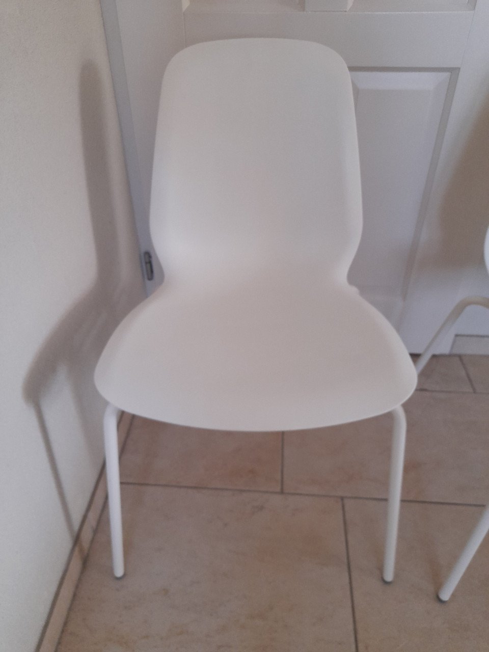 4 nette stoelen (in goede staat )