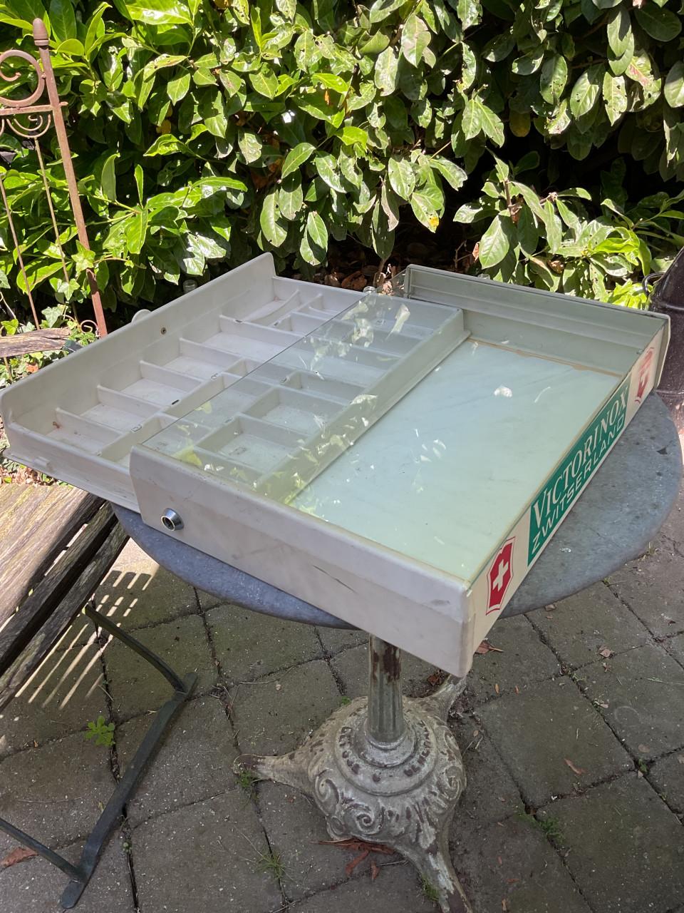 Winkel display kast Victorinox