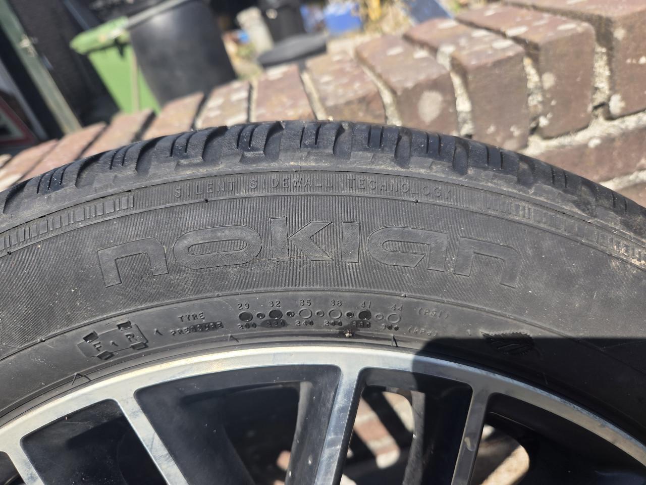 Borbet velgen en banden 205/55 R17