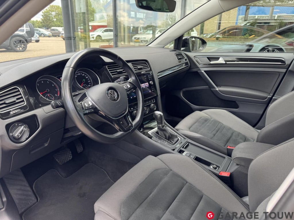 Volkswagen Golf 1.5 tsi highline business r dsg 150pk